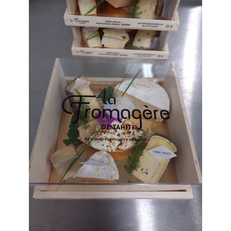 Plateau de fromages Noël 2024 support bois  4/6 personnes - 700 g